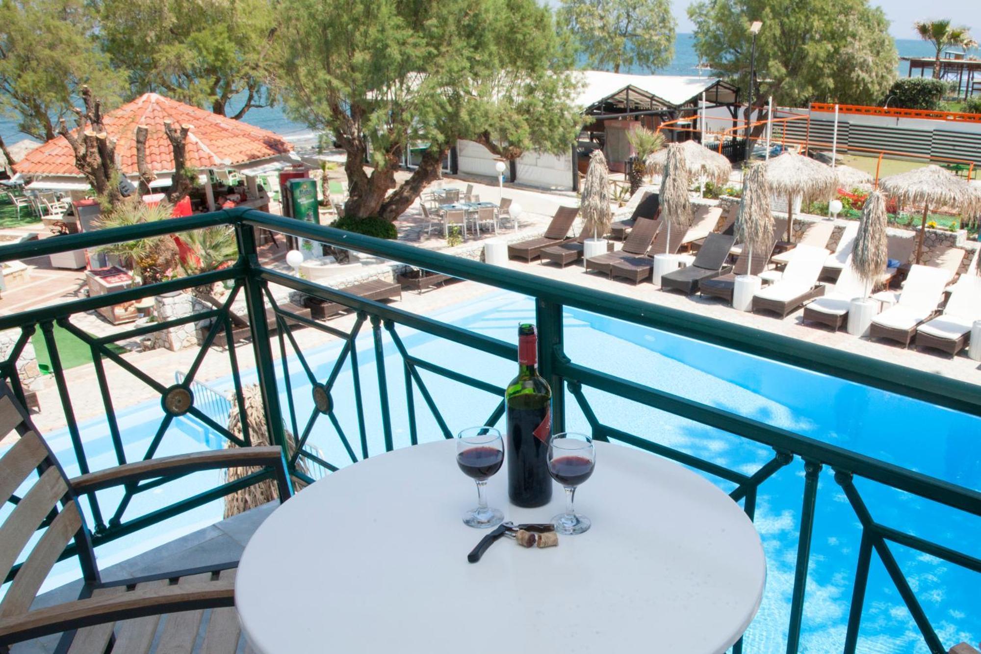 Troulakis Beach Hotel Agia Marina Exterior foto